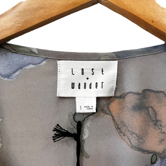 Lost + Wander Women Light Gray Floral Cold Shoulder Split Neck Blouse Top Size S - Picture 5 of 10